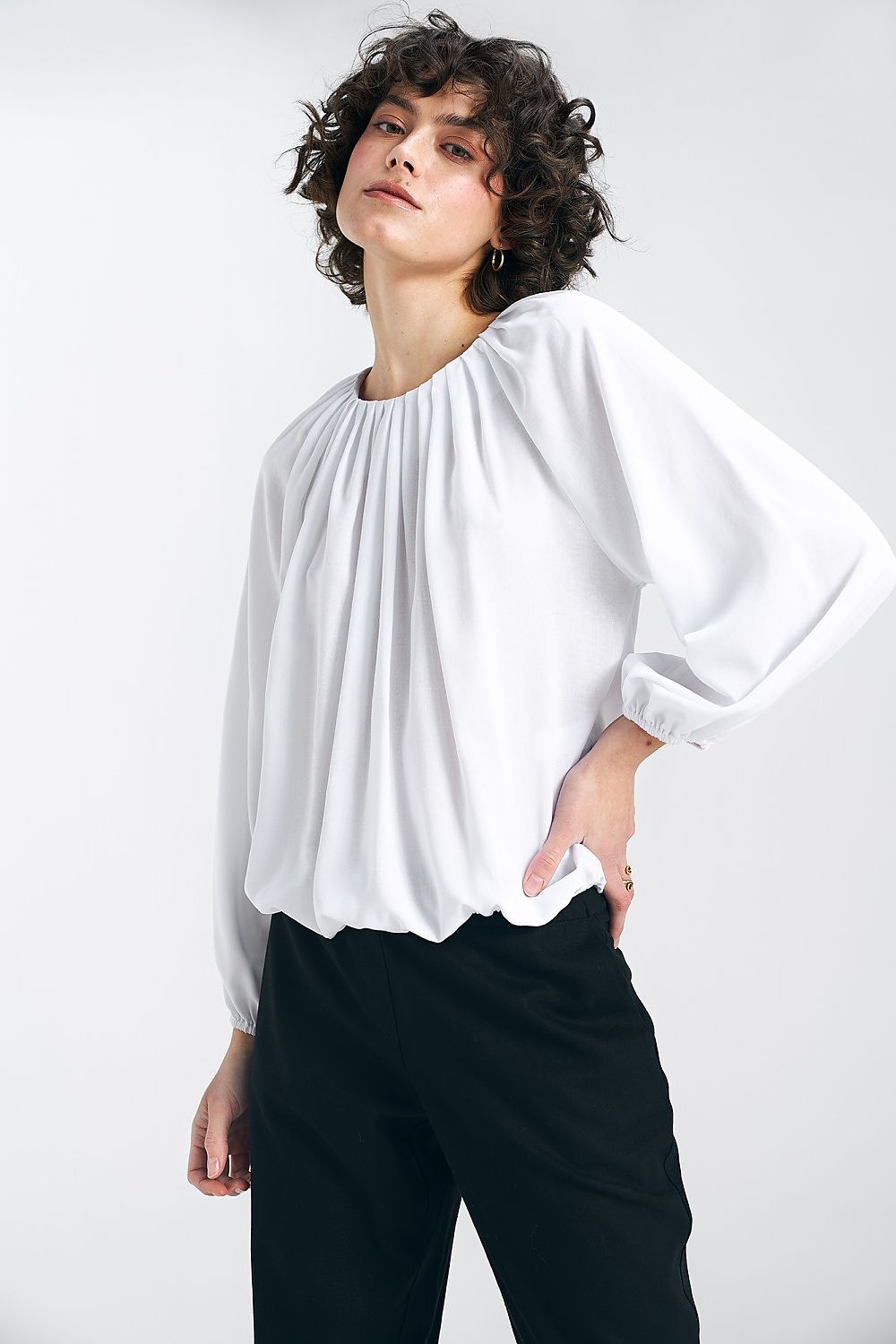  Bluse model 192973 Nife 